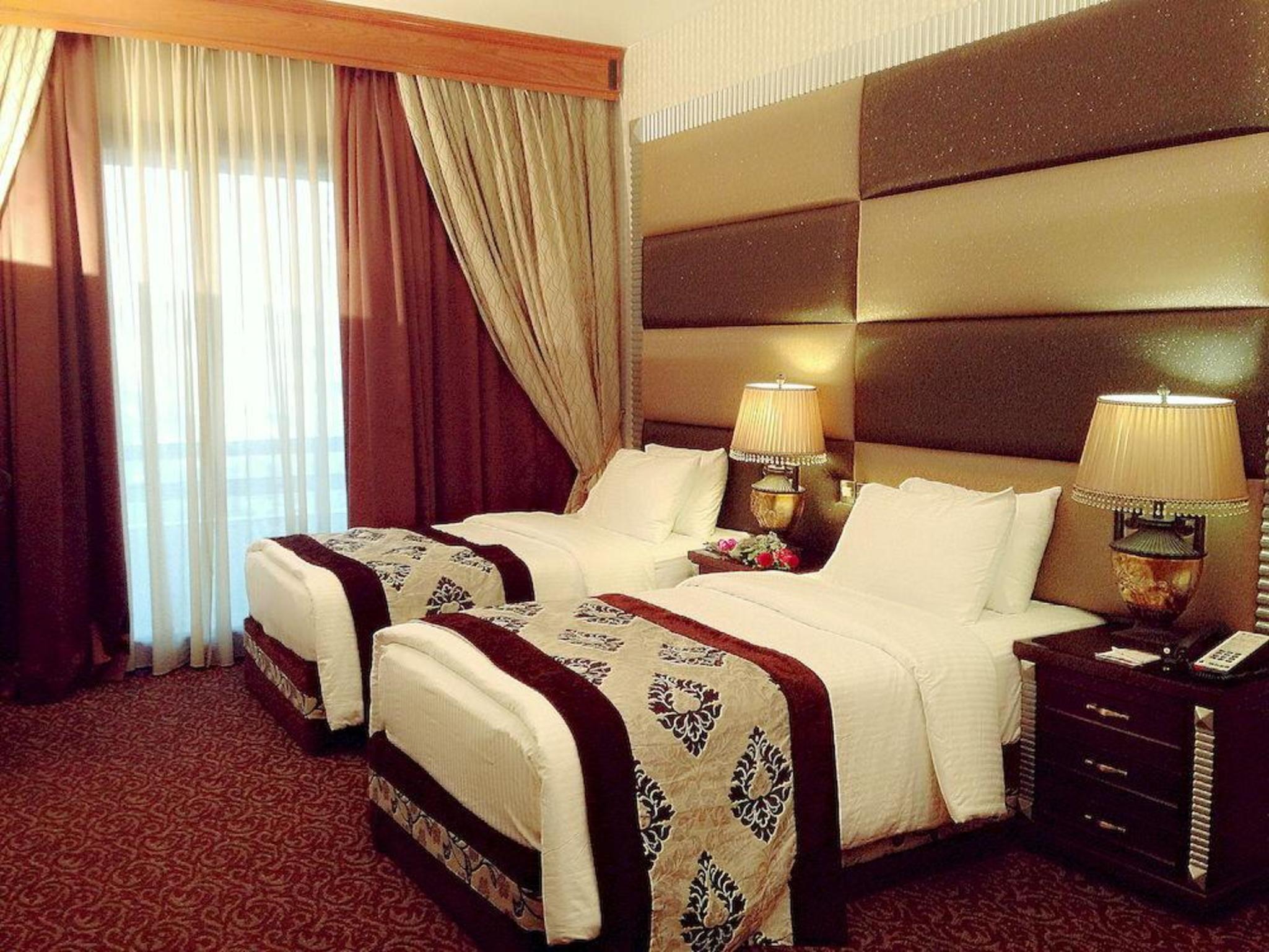 Abjad Grand Hotel Dubai Bagian luar foto