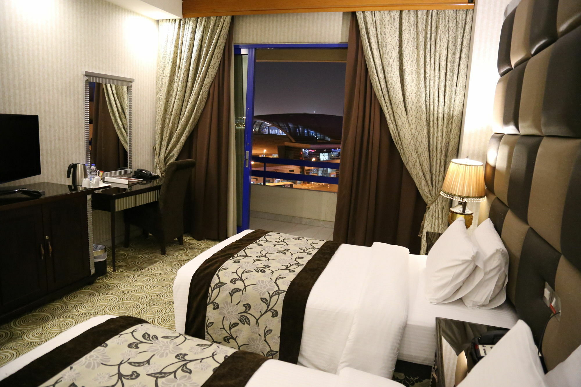 Abjad Grand Hotel Dubai Bagian luar foto